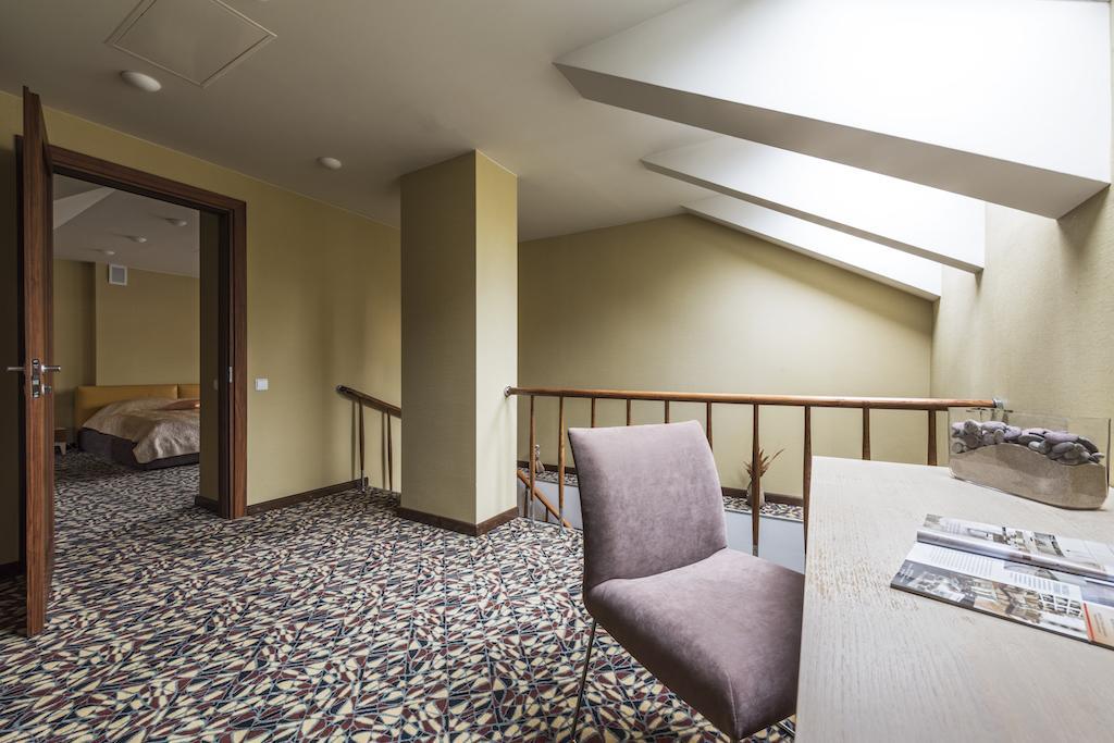 Oro Nida Hotel Buitenkant foto